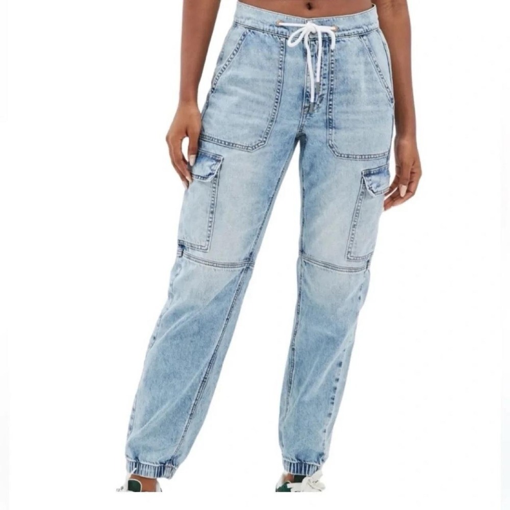 American Eagle Womens Light Wash Cargo Jogger Jeans High Rise Size 2 Long Blue